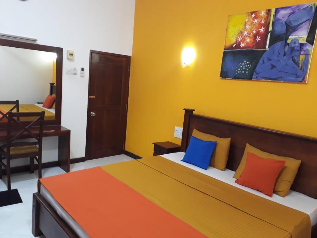 Sunshine Holiday Resort -Sella Катарагама Экстерьер фото
